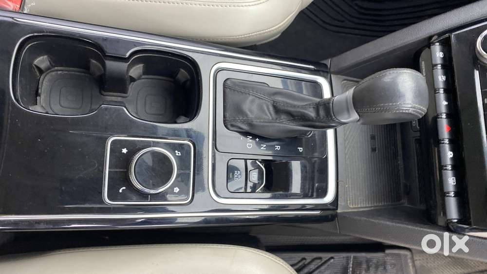 Mahindra Xuv700 2.0 Ax 7 Petrol At Luxury Pack Str, 2023, Petrol