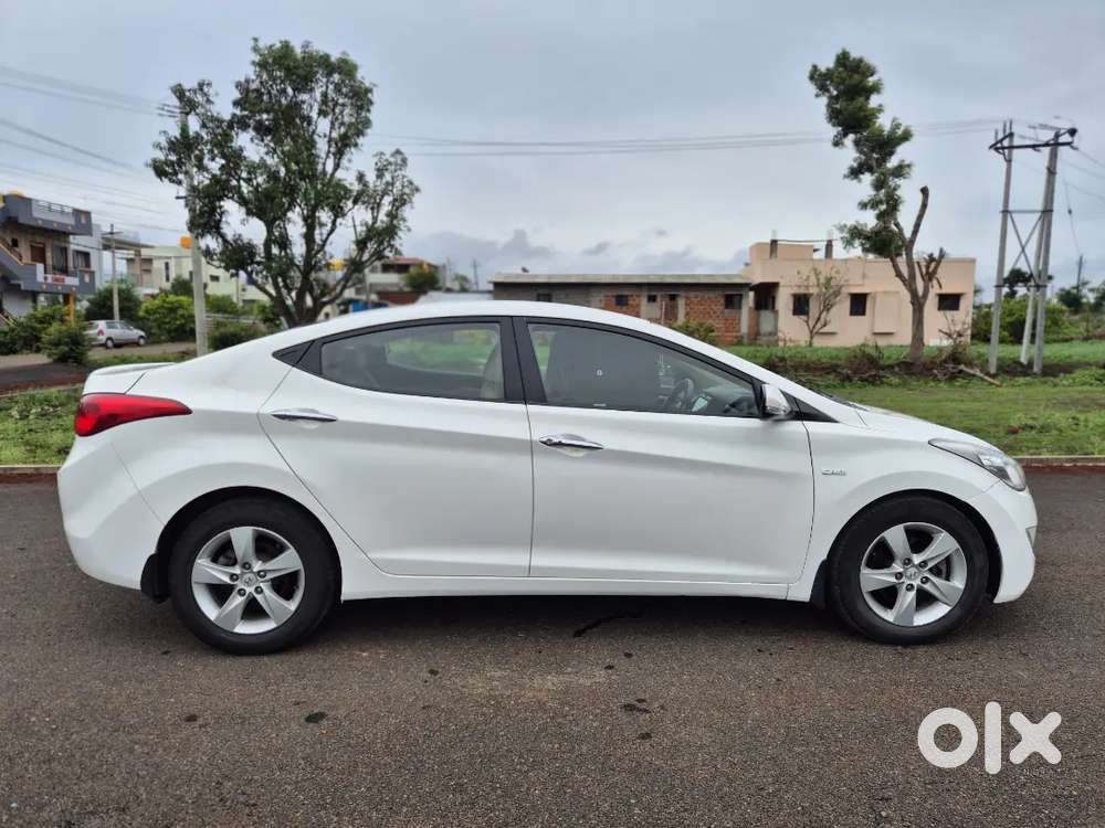 Hyundai New Elantra 2012