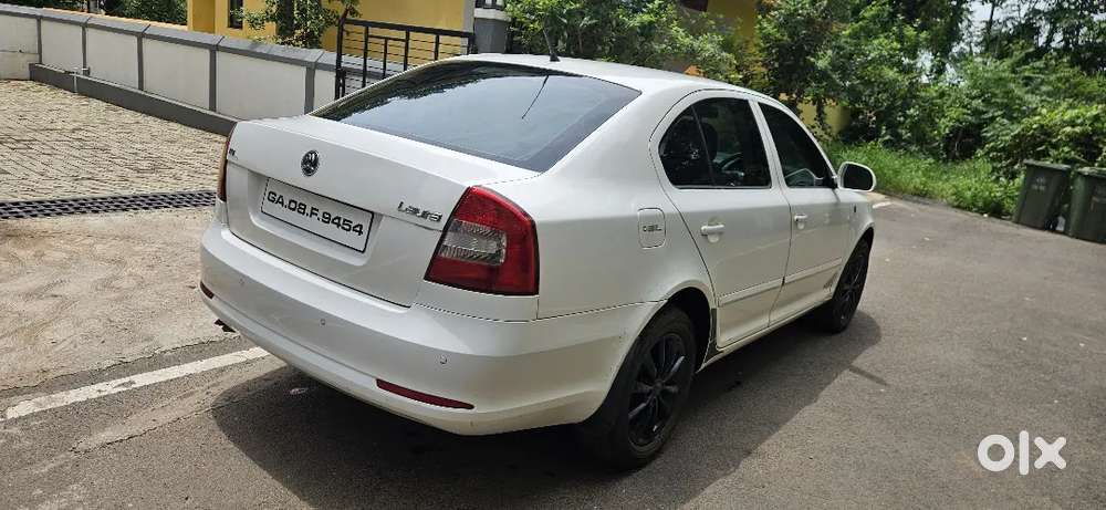 Urgent  Sale Skoda Laura Elegance 2011 Diesel .