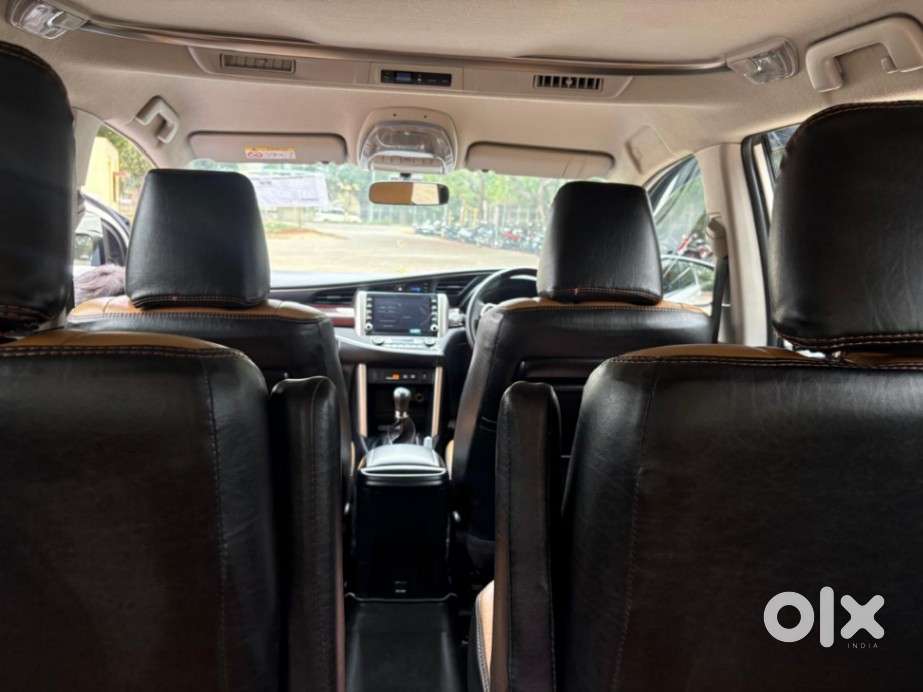 Toyota Innova Crysta 2.4 V 7 Str, 2022