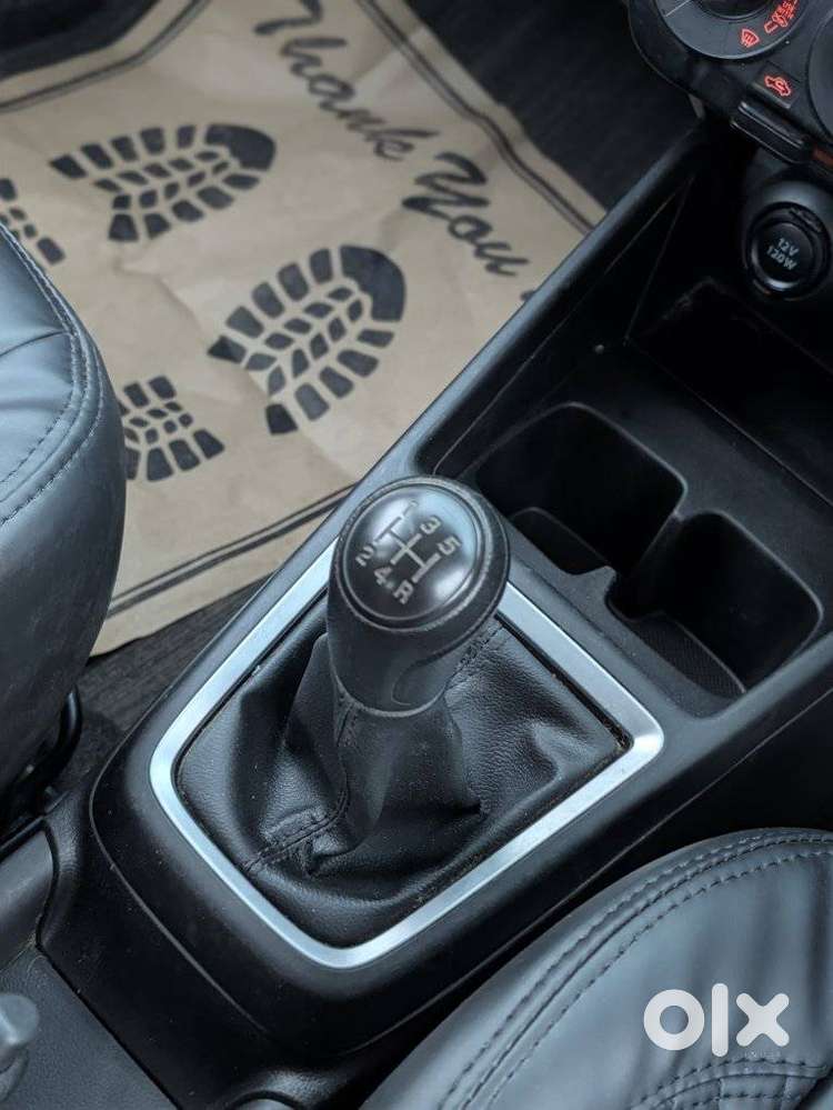 Maruti Suzuki Swift 1.2 Lxi (o), 2023, Petrol