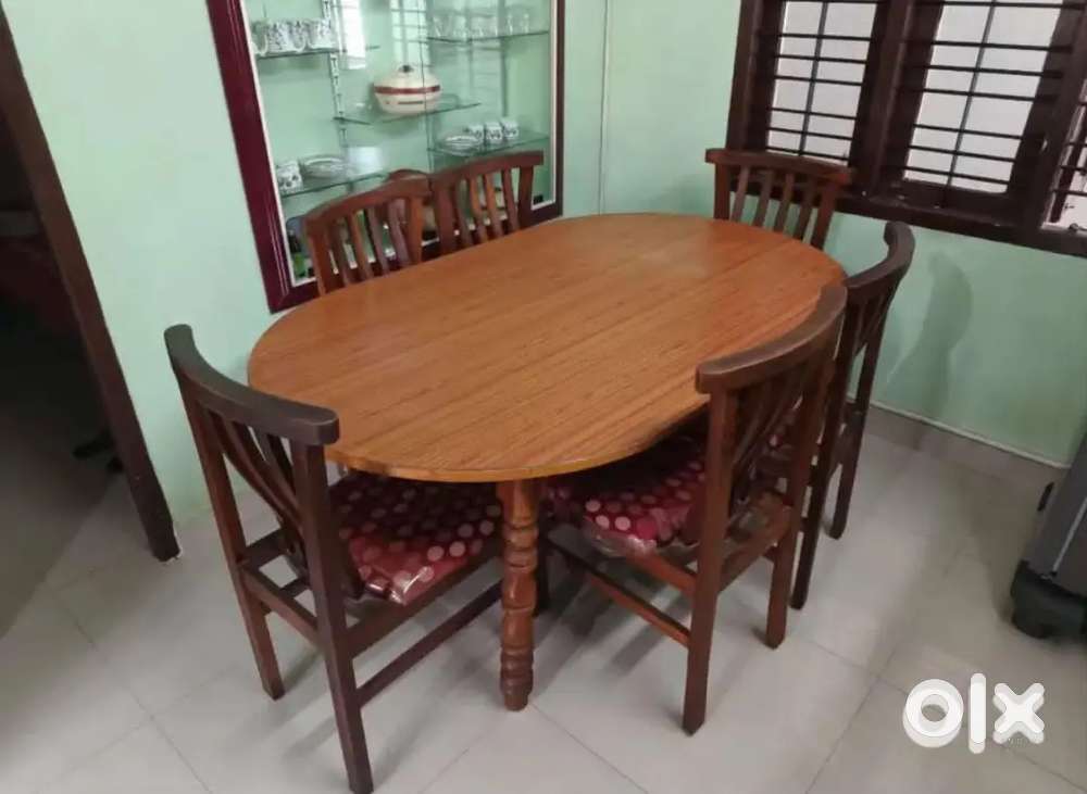 6 seater Dining table