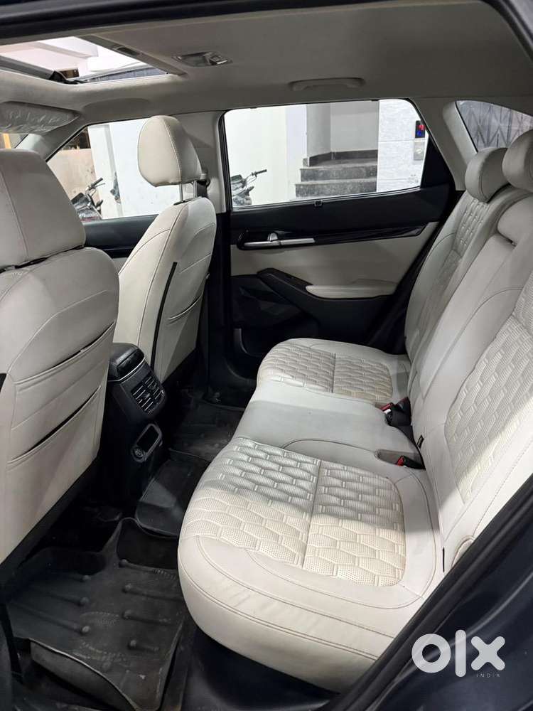 Kia Seltos 2020 Sunroof Variant Petrol Well Maintained