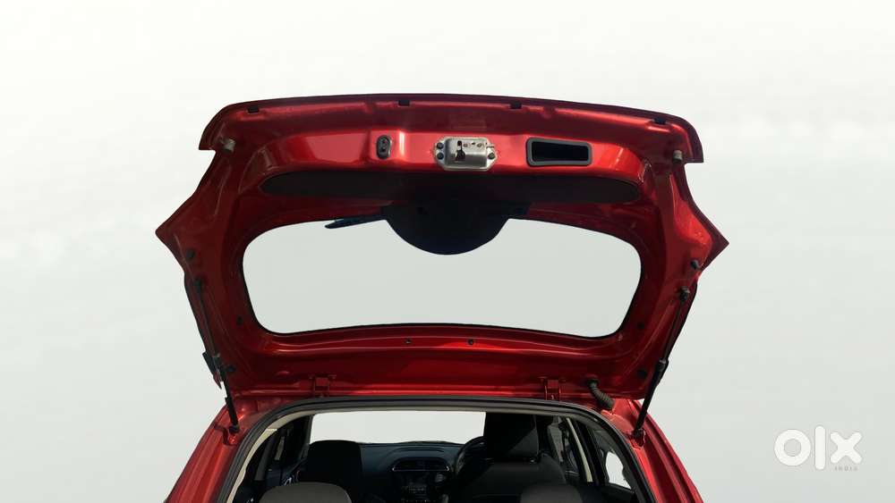 Tata Tiago 1.2 Revotron Xza, 2018, Petrol