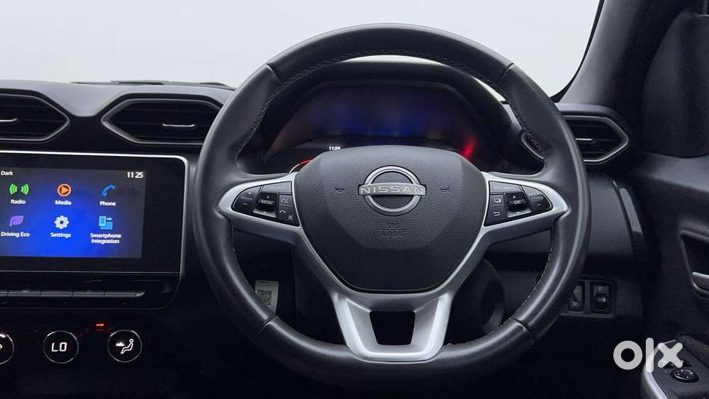 Nissan Magnite 1.0 Xv Premium, 2023, Petrol