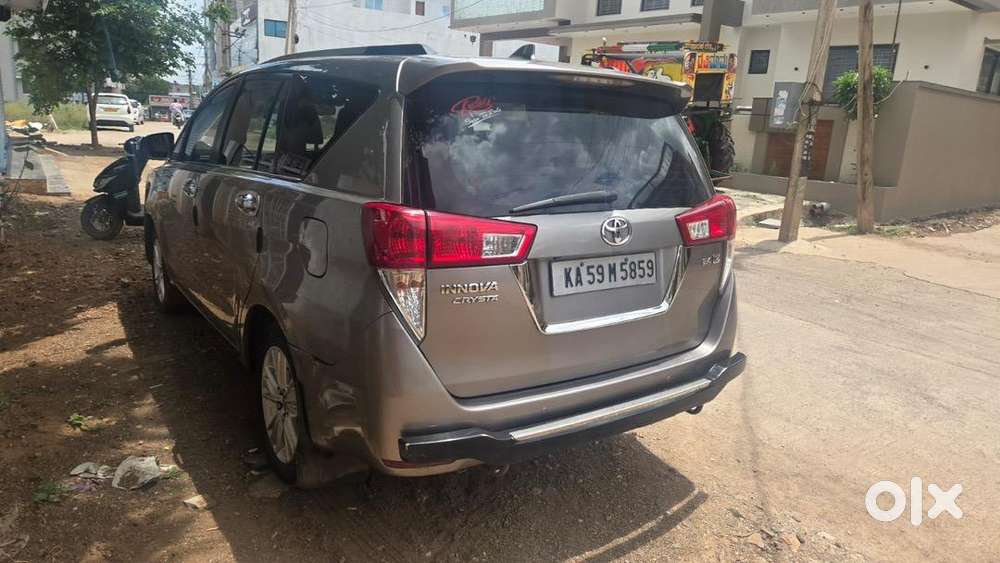 Toyota Innova Crysta 2018 Diesel 280000 Km Driven