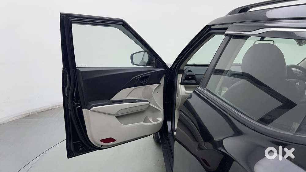 Mahindra Xuv300 W6, 2022, Petrol