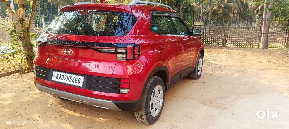 Hyundai Venue 1.2 S (o), 2022, Petrol