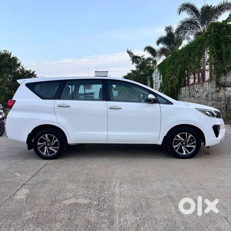 Toyota Innova Crysta [2020-ongoing] 2.4 Vx 7 Str, 2022, Diesel