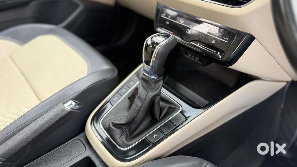 Skoda Slavia 1.0 Tsi Style At, 2023, Petrol