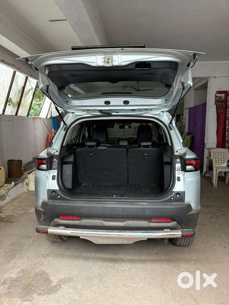 Almost New Vehical Showroom Track