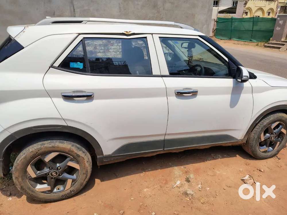 I Am Sale My Hyundai Venue With Sunroof