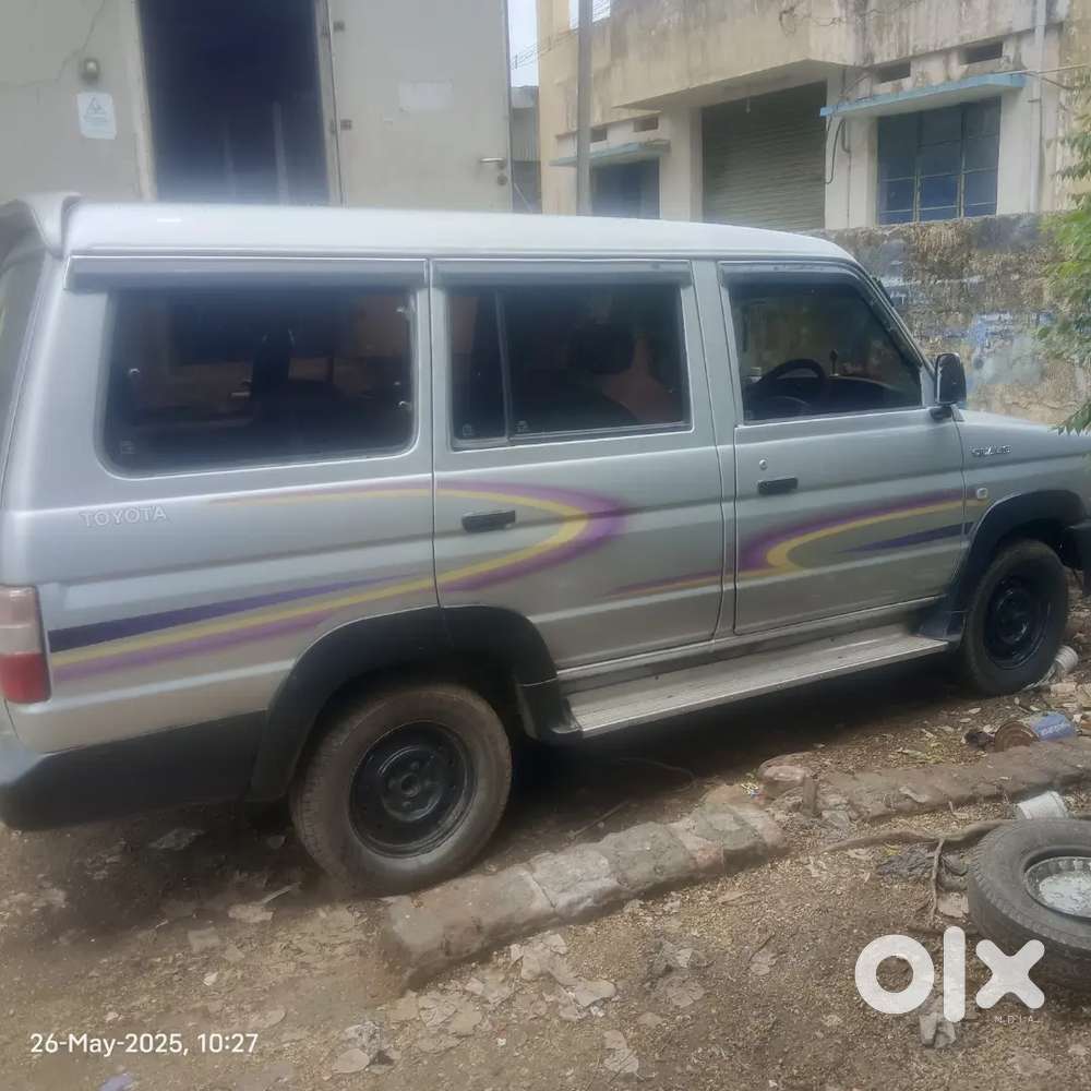 Toyota Qualis 2004 Diesel Well Maintained