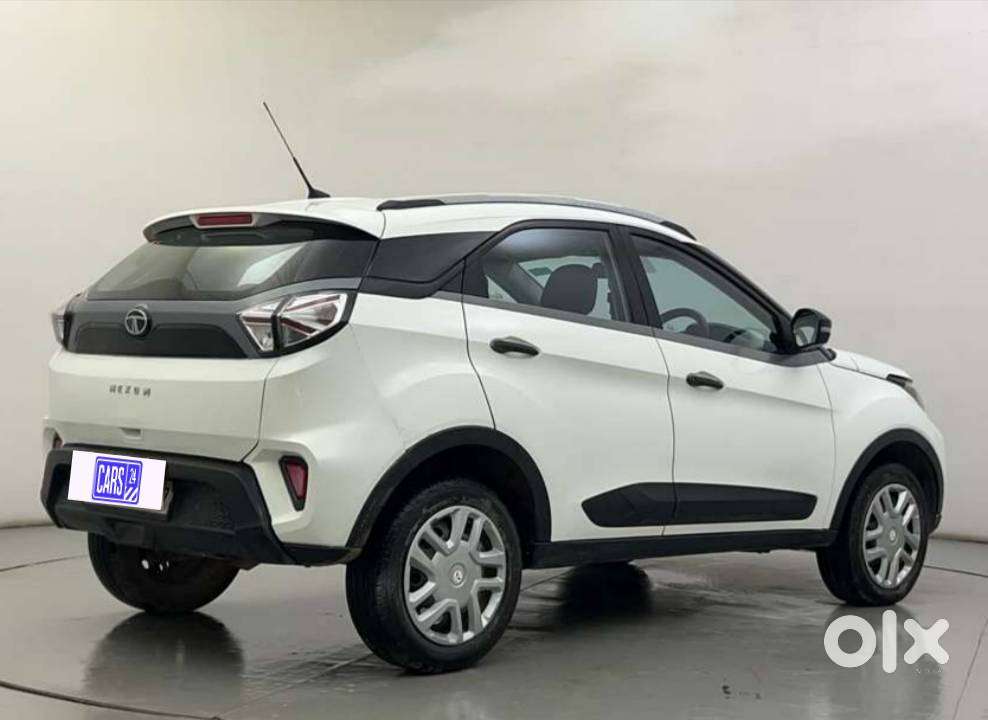 Tata Nexon 1.2 Revotron Xm (s), 2023, Petrol