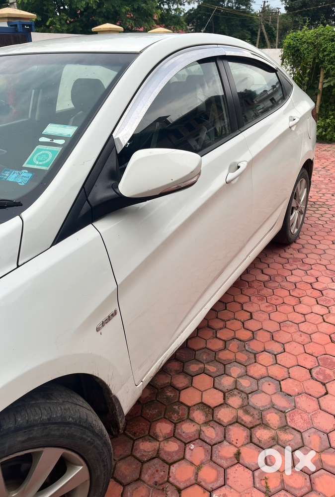 Hyundai Fluidic Verna 2012