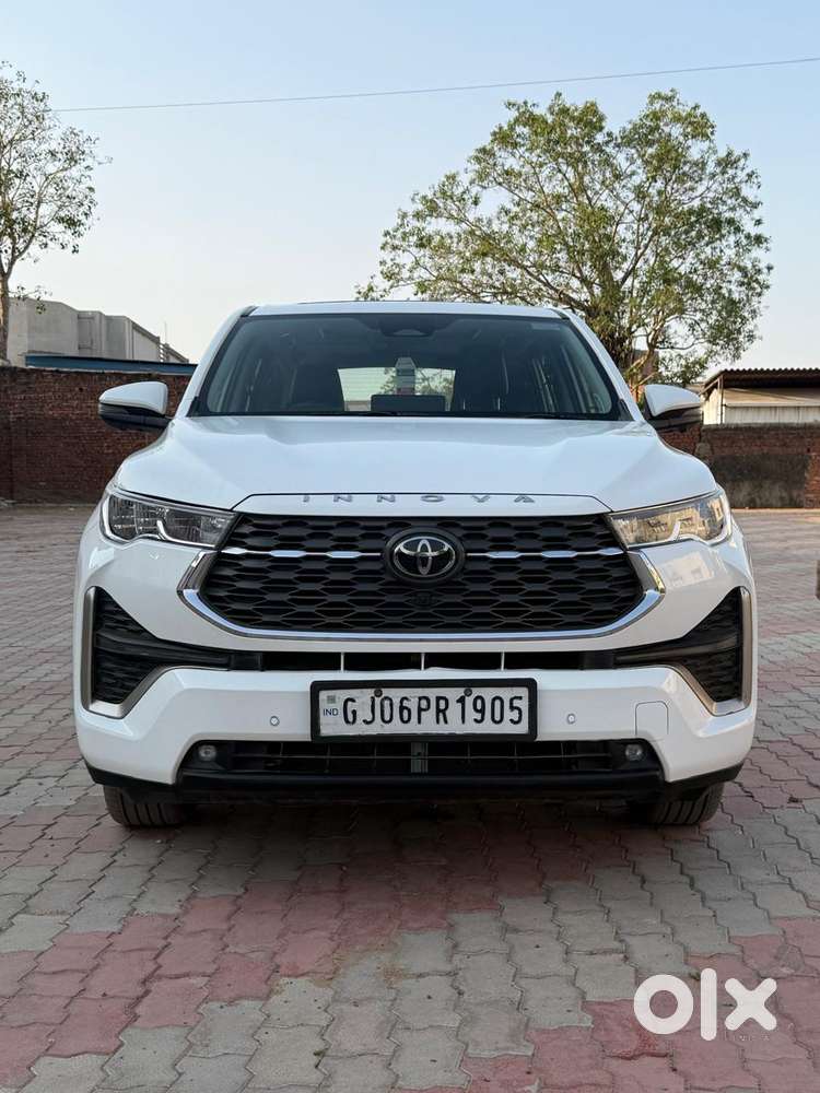 Toyota Innova Hycross 2.0 Zx (o) Hybrid 7 Str, 2023, Petrol