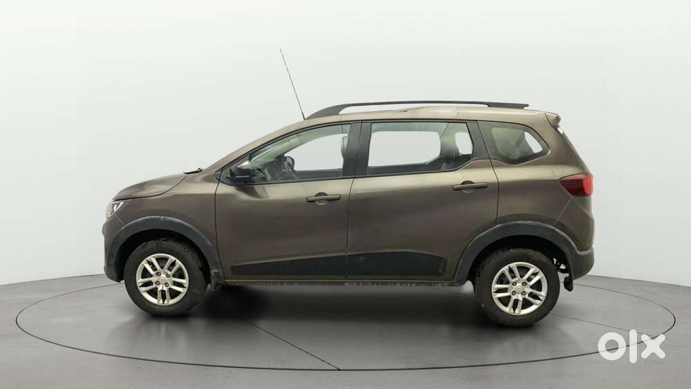 Renault Triber Rxt, 2022, Petrol