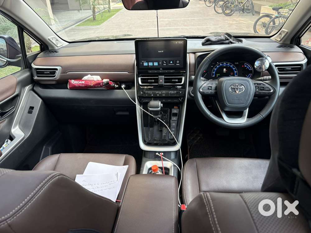 Toyota Innova Hycross 2.0 Zx Hybrid 7 Str, 2024, Petrol