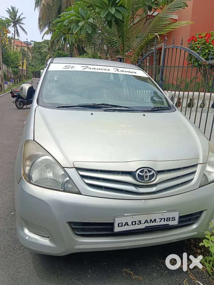 Toyota Innova 2.5 E 2010