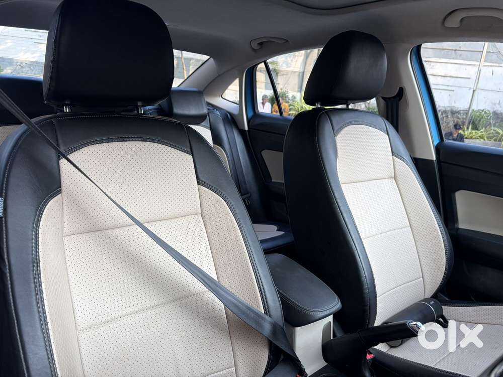 Skoda Slavia Style 1.0l Tsi Mt, 2023, Petrol