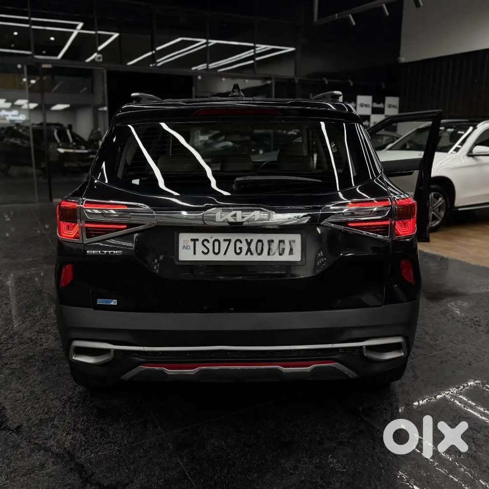 Kia Seltos 1.5 Htx At Ivt  Black Color 2019 Showroom Track Beautiful