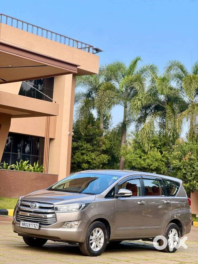 Toyota Innova Crysta 2.4 G Mt 8s, 2016, Diesel