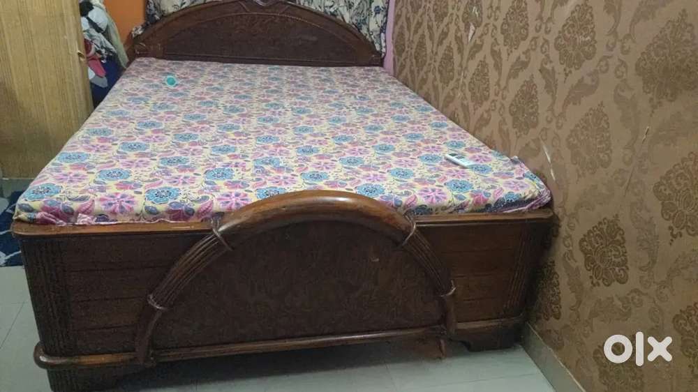 Original teak wood bad  7/5 size and dressing table