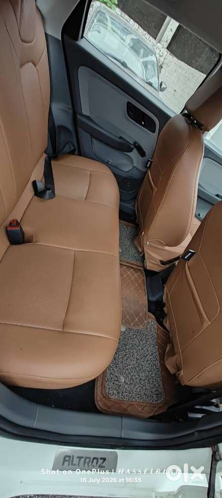 Tata Altroz 1.2 Xe, 2020, Petrol