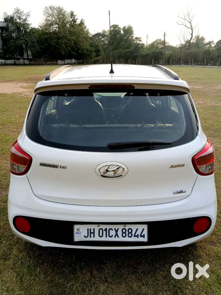 Hundai Grand I10 Asta Well Maintained 40000km 1st Owner