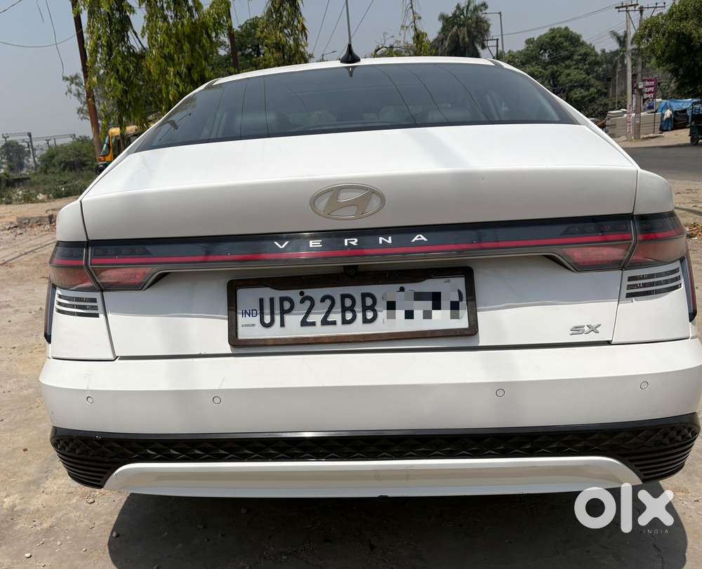 Hyundai Verna 1.5 Sx Vtvt Ivt, 2024, Petrol