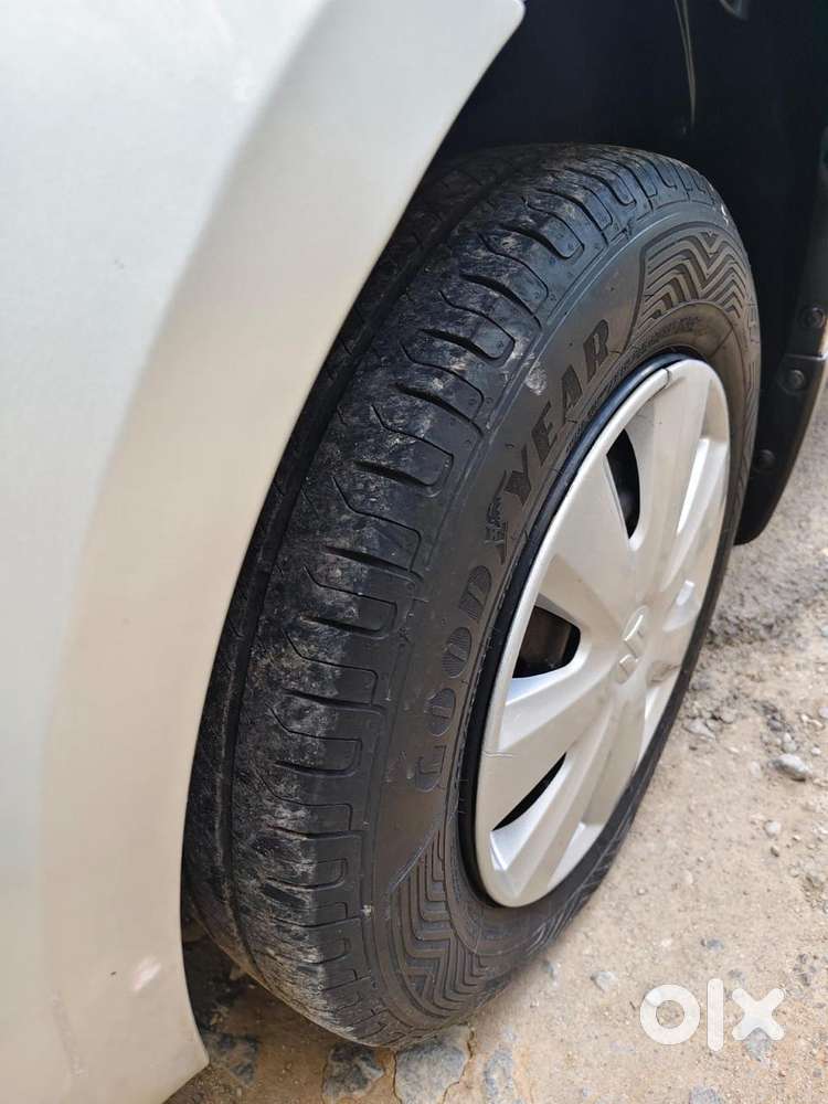 Maruti Suzuki Swift Dzire 1.2 Vxi Bsiv, 2011