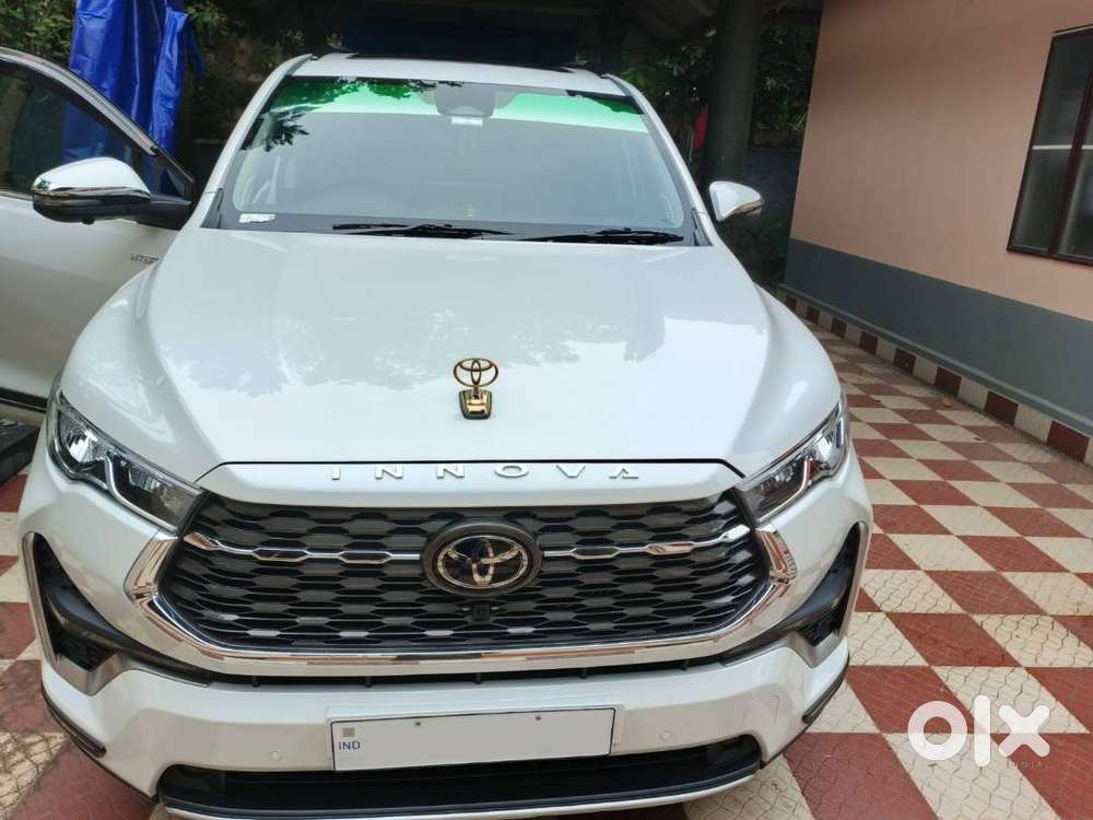 Innova Hycross Hybrid 7 Seater 3