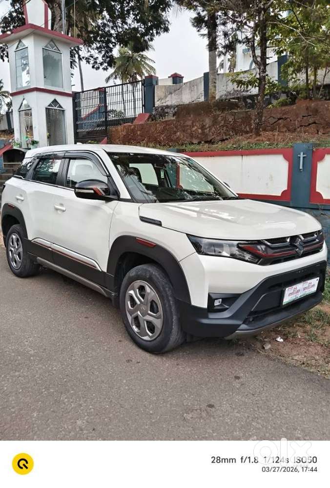 Maruti Suzuki Brezza 1.5 Lxi Smart Hybrid, 2023, Petrol