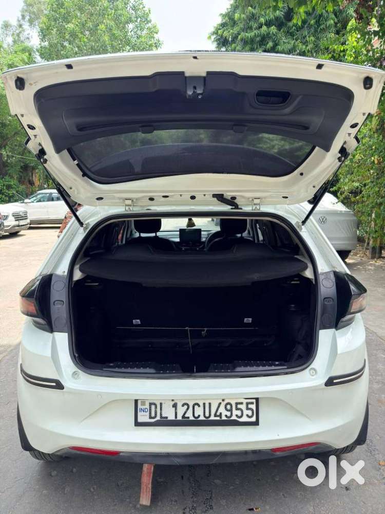 Tata Altroz 1.2 Xe, 2022, Petrol