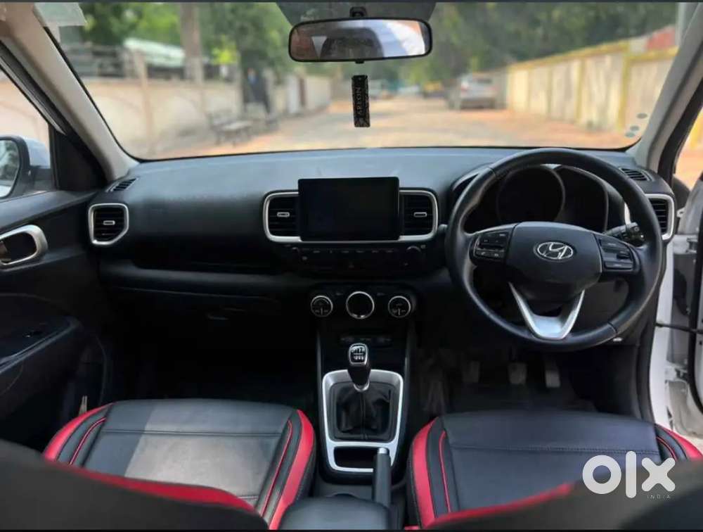 Hyundai Venue 2022 Diesel 29000 Km Driven