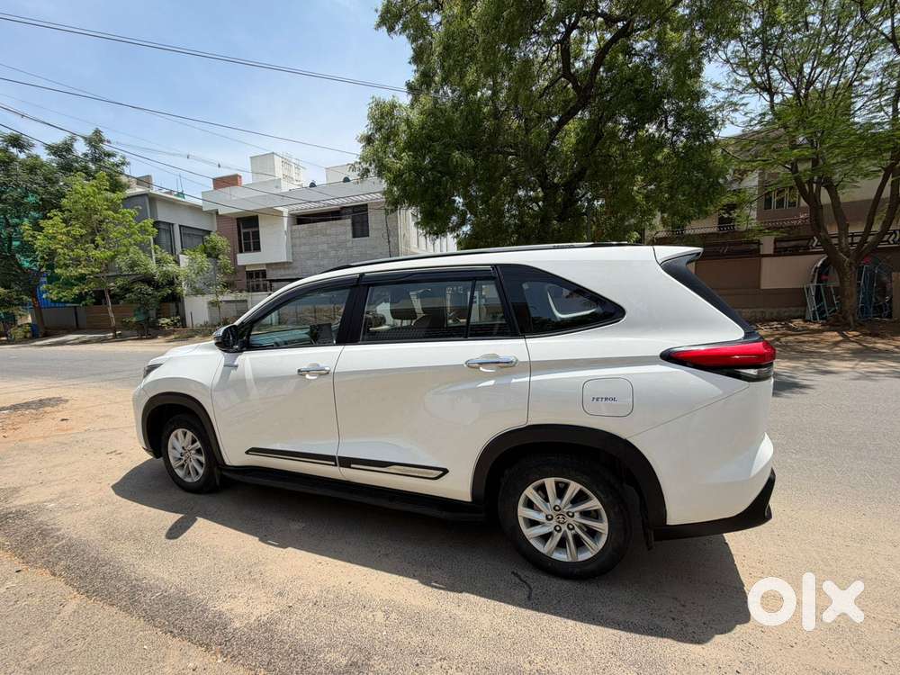 Toyota Innova Hycross 2.0 Vx Hybrid 7 Str, 2024, Petrol