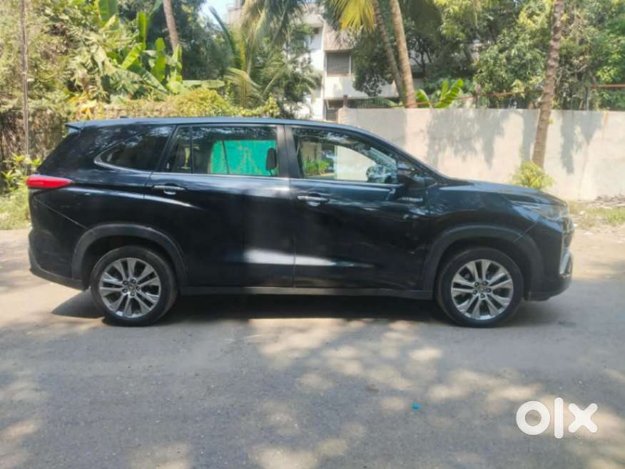 Toyota Innova Hycross 2.0 Zx (o) Hybrid 7 Str, 2023, Petrol