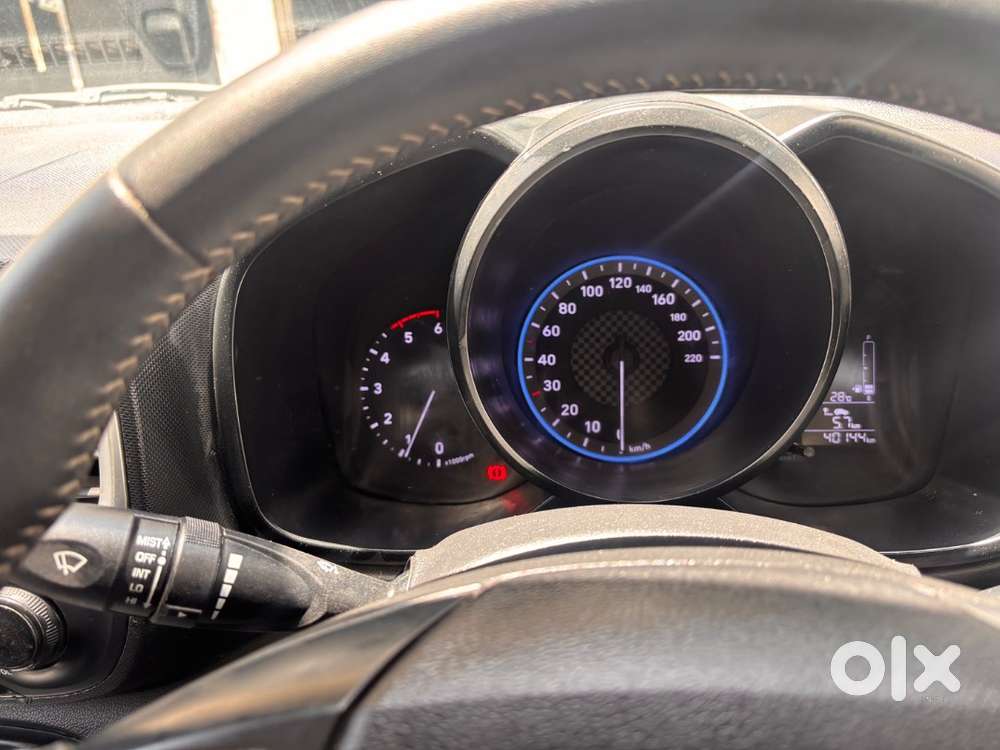 Hyundai Venue 2020 Diesel 40000 Km Driven
