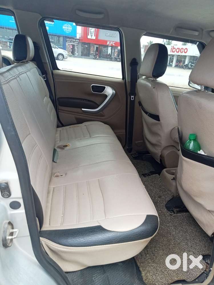 Mahindra Tuv 300 T8, 2017, Diesel