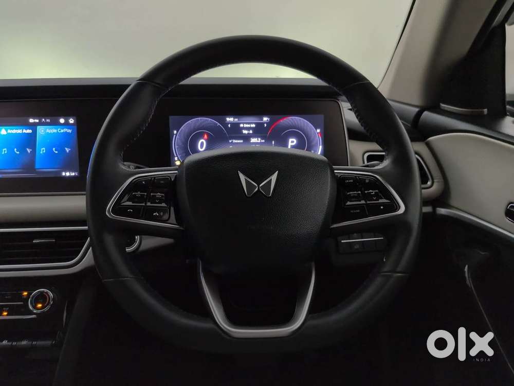 Mahindra Xuv700 2.0 Ax 7 Petrol At Luxury Pack Str, 2021, Petrol