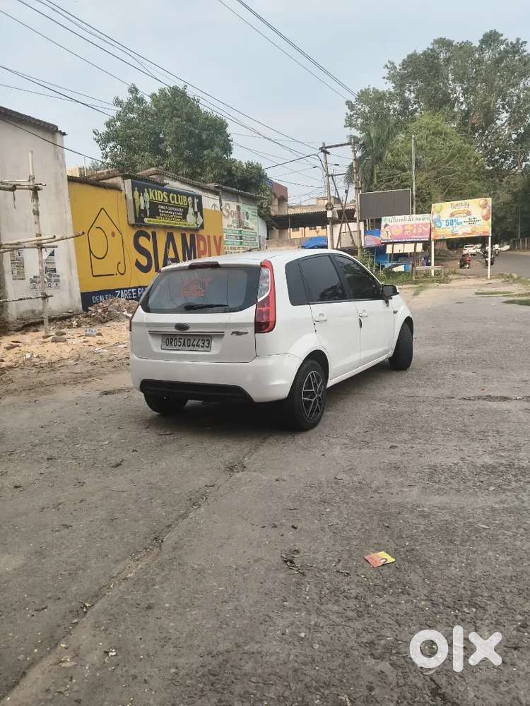 Ford Figo 1.2 Titanium 2011