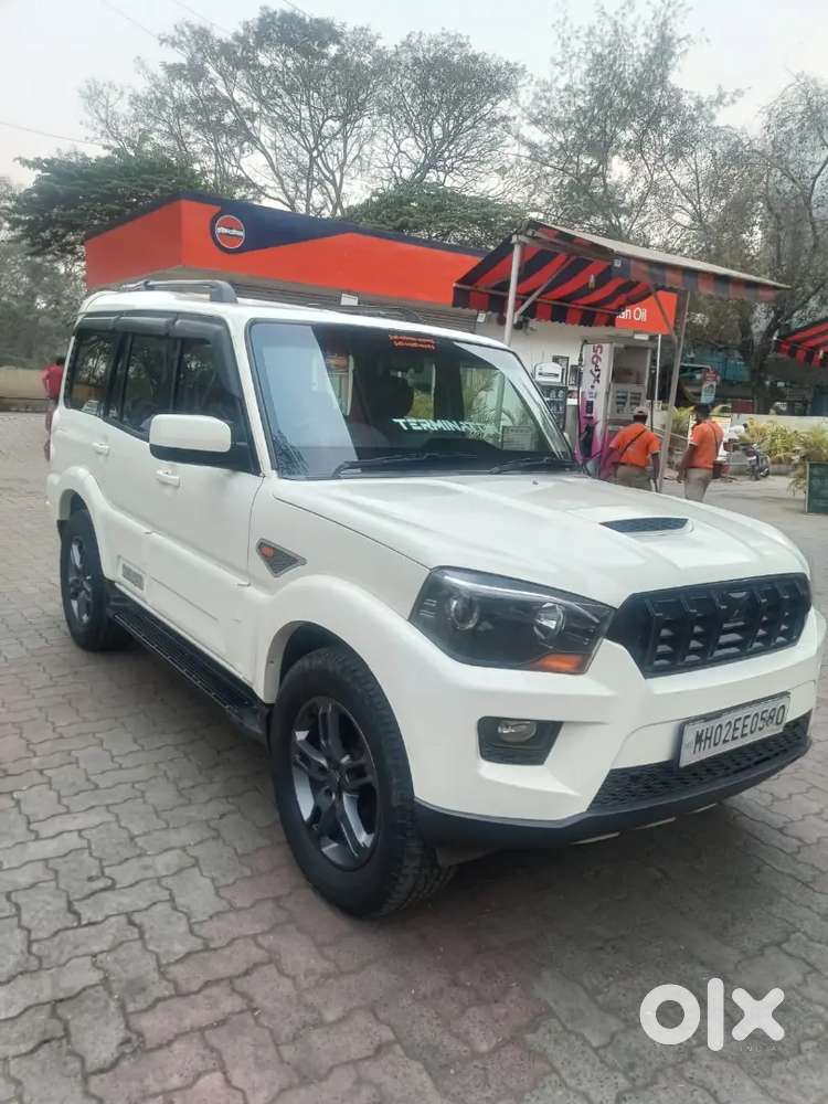 Mahindra Scorpio S10 2016