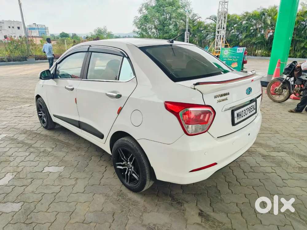 Hyundai Xcent Base 2018