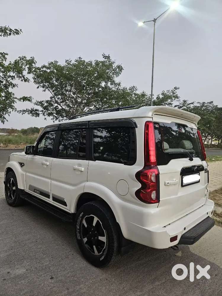 Mahindra Scorpio Classic 2022 S11