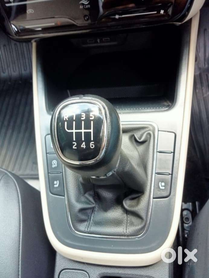 Skoda Slavia Style 1.0l Tsi Mt, 2024, Petrol