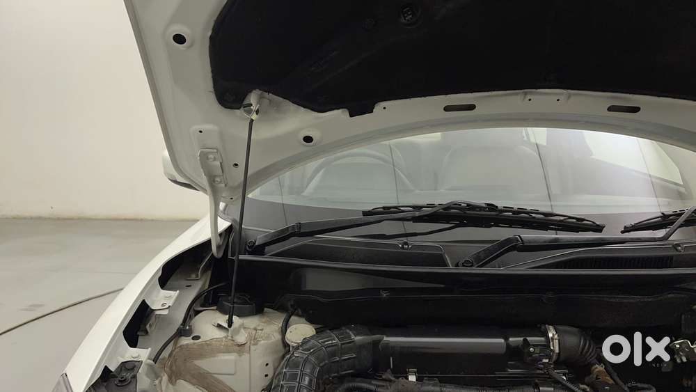 Maruti Suzuki Dzire Vxi Ags, 2023, Petrol