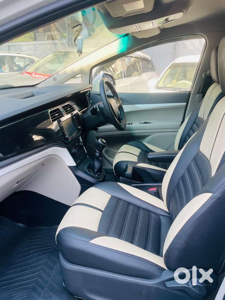 Mahindra Marazzo M6, 2019, Diesel