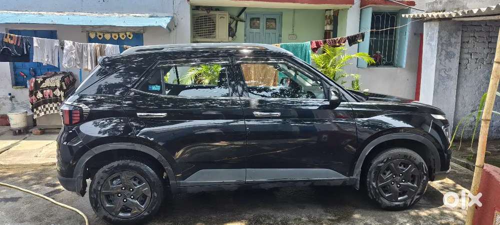 Hyundai Venue 2024 Petrol Well Maintained Only 22000 Driven