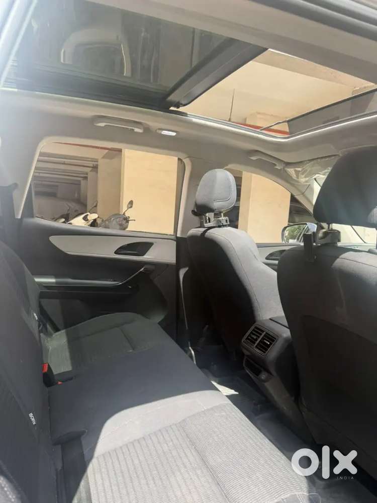 Mahindra Xuv700 Petrol Manual 2022 1st Owner