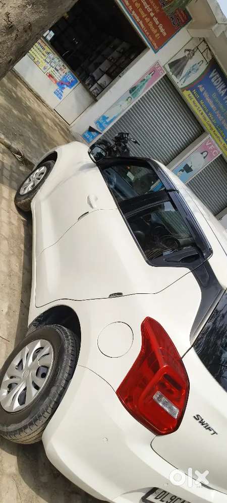 Maruti Suzuki Swift 2022 Petrol Manual Second